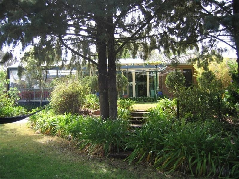 9 Essex Street, Burra SA 5417