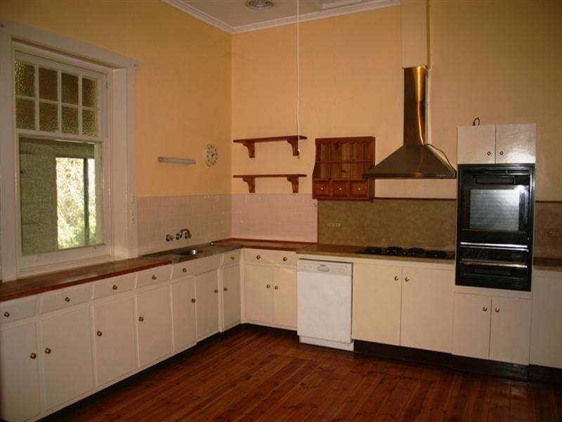 23 Smelts Road, Burra SA 5417