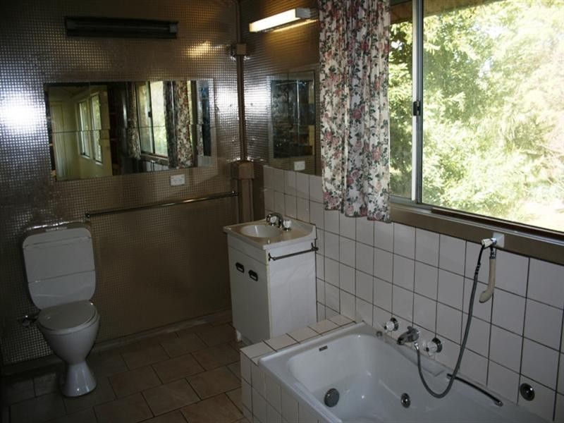 23 Smelts Road, Burra SA 5417