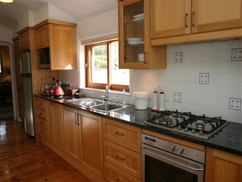 9 Harriett Street, Clare SA 5453