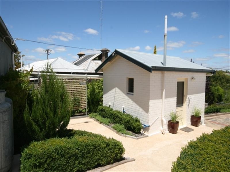 9 Harriett Street, Clare SA 5453