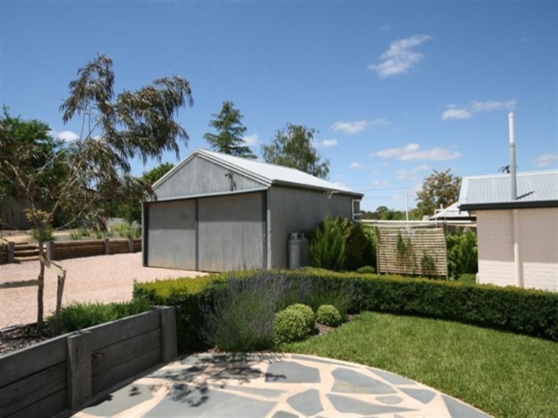 9 Harriett Street, Clare SA 5453