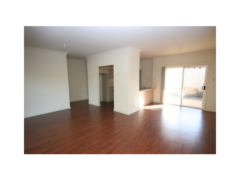 8/372 Main North Road, Clare SA 5453