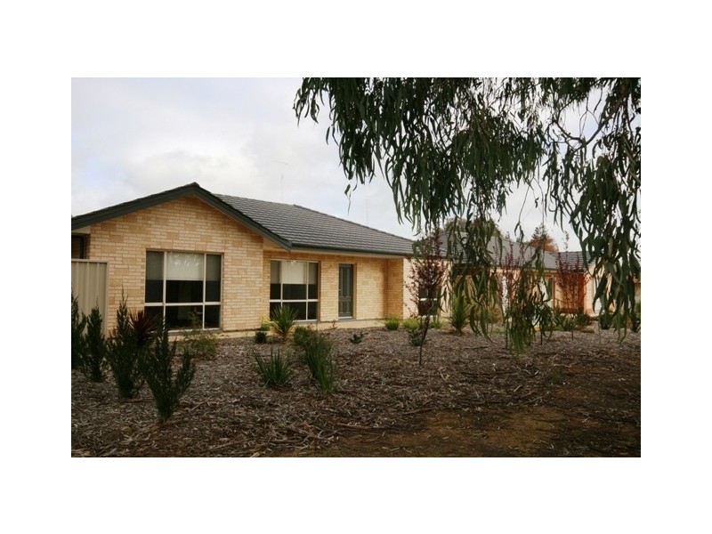 8/372 Main North Road, Clare SA 5453