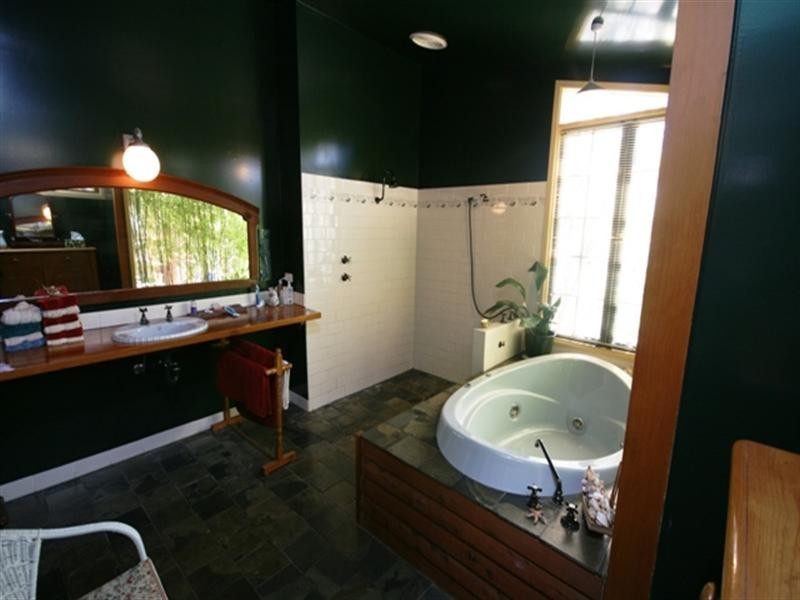 1 Young Street, Burra SA 5417