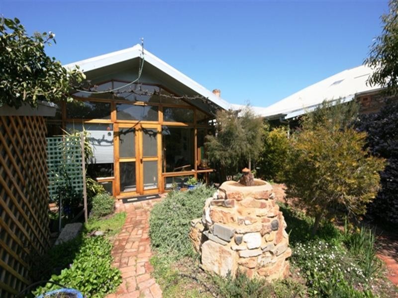 1 Young Street, Burra SA 5417