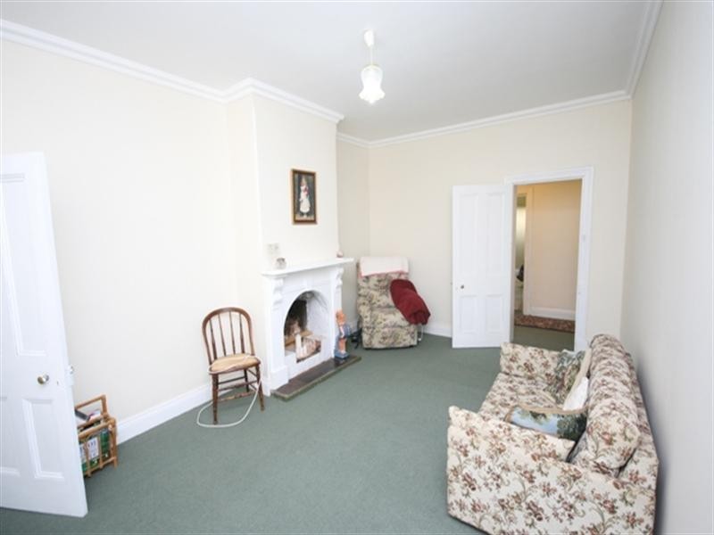 8 Young Street, Burra SA 5417