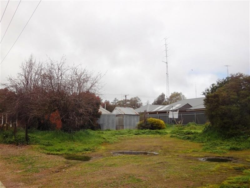 3 Dominic Street, Clare SA 5453