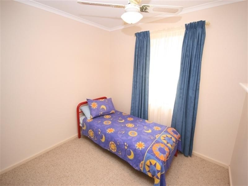 17 Burton Street, Clare SA 5453