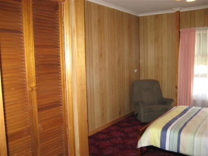 18 Yelta Street, Port Clinton SA 5570