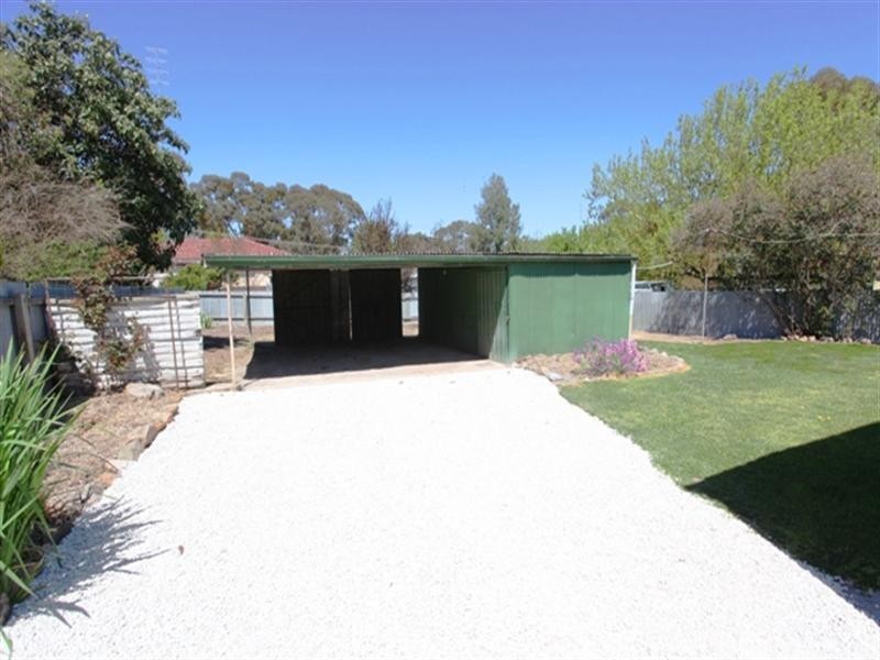 3 Melrose Avenue, Clare SA 5453