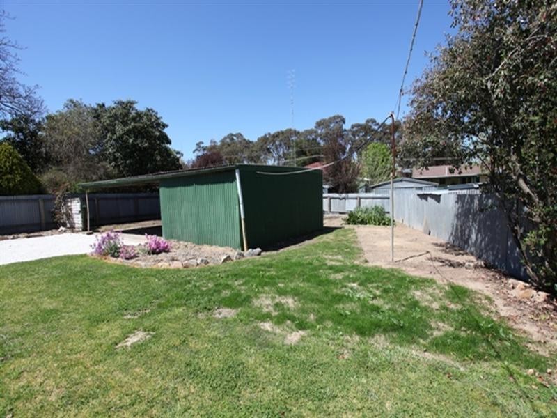 3 Melrose Avenue, Clare SA 5453