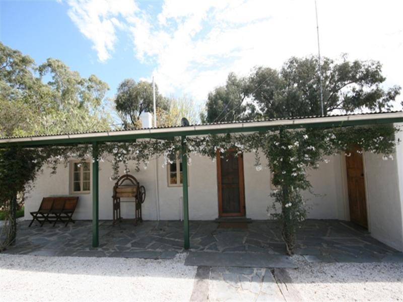 54 Victoria Road, Clare SA 5453