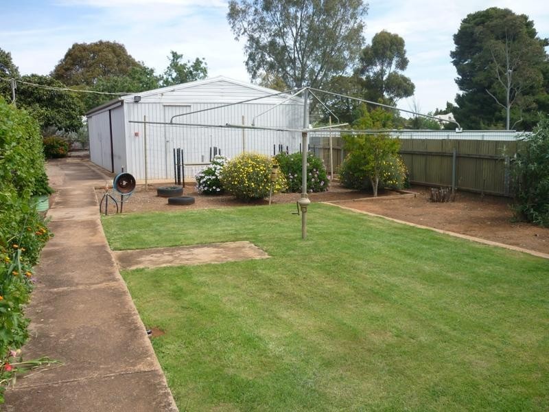 4 Oxford Street, Jamestown SA 5491