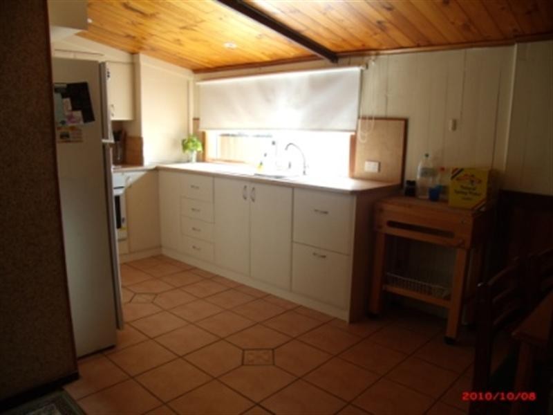 2 Earle Street, Pine Point SA 5571