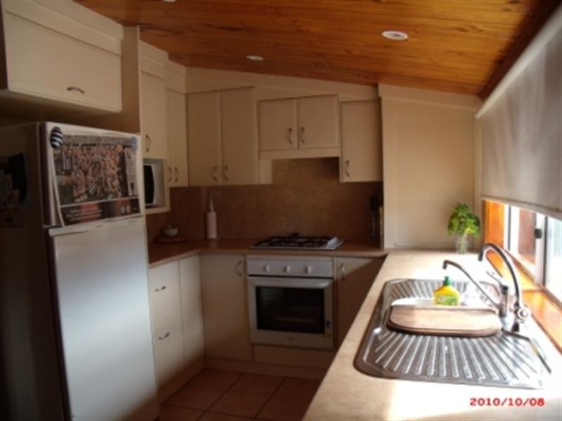 2 Earle Street, Pine Point SA 5571