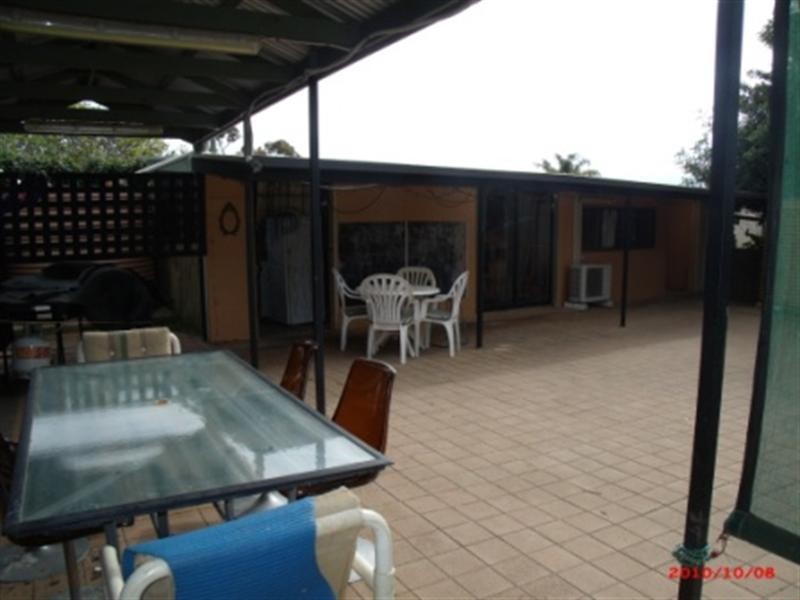 2 Earle Street, Pine Point SA 5571