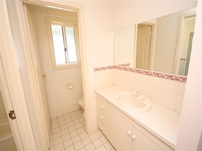 4 Kelly Street, Clare SA 5453