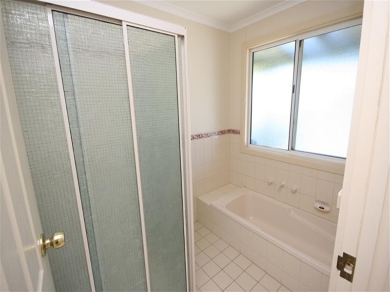 4 Kelly Street, Clare SA 5453