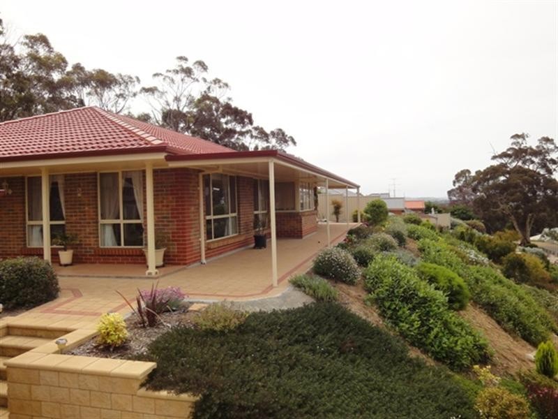 14 Michael Court, Clare SA 5453