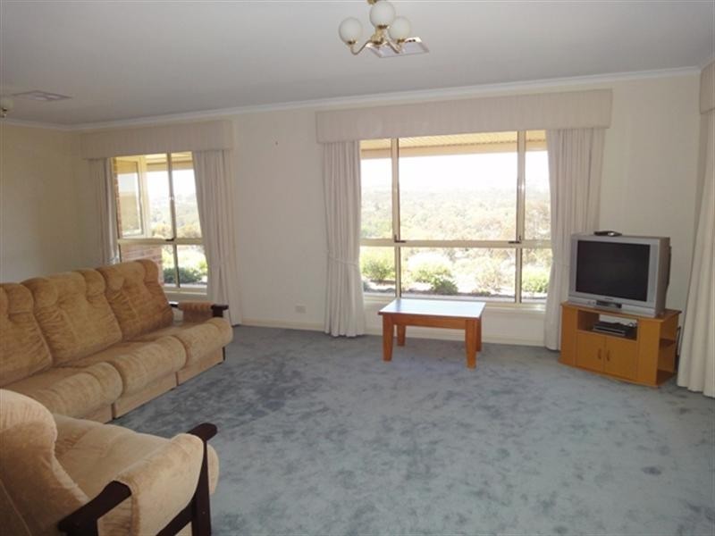 14 Michael Court, Clare SA 5453