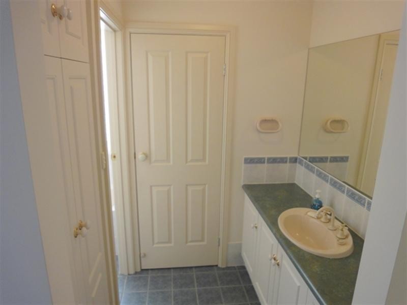 14 Michael Court, Clare SA 5453