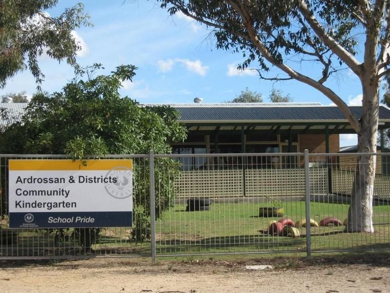 4 Main Coast Road, Ardrossan SA 5571