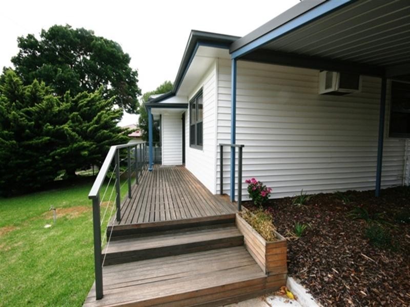 36 Essington Avenue, Clare SA 5453