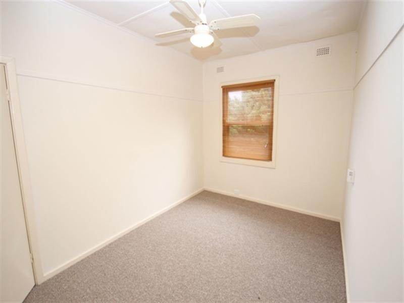 36 Essington Avenue, Clare SA 5453