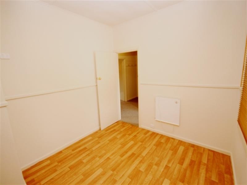 36 Essington Avenue, Clare SA 5453