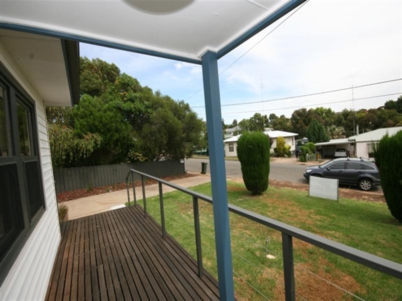 36 Essington Avenue, Clare SA 5453