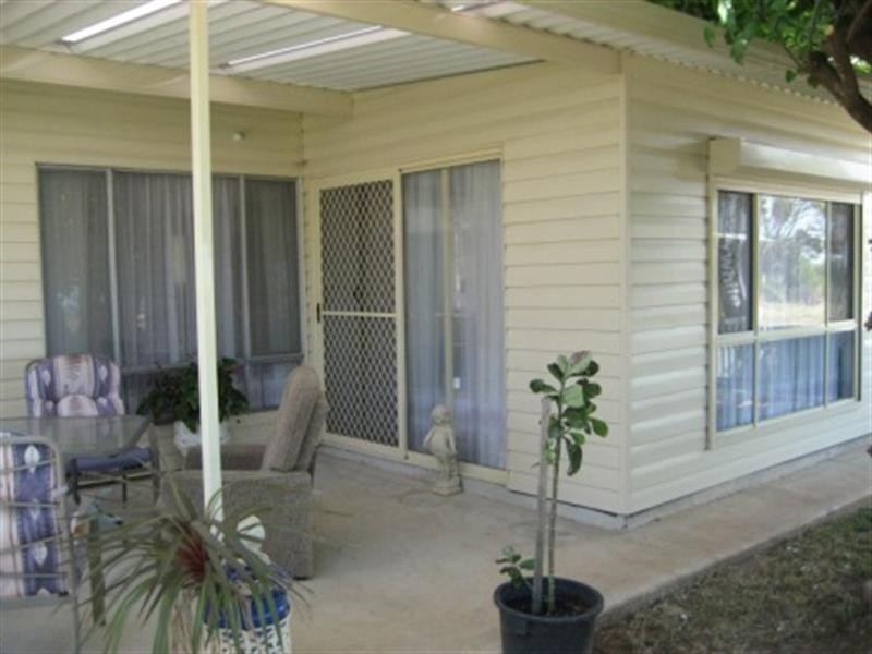 13 Beach Road, Pine Point SA 5571