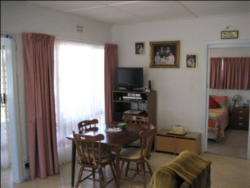 13 Beach Road, Pine Point SA 5571