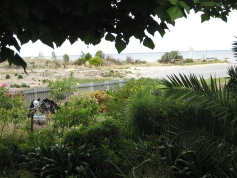 13 Beach Road, Pine Point SA 5571