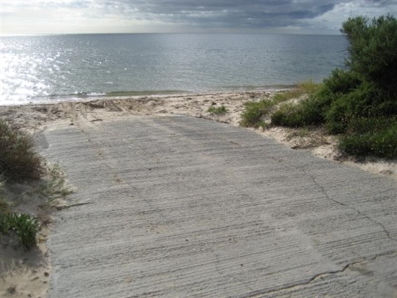 13 Beach Road, Pine Point SA 5571