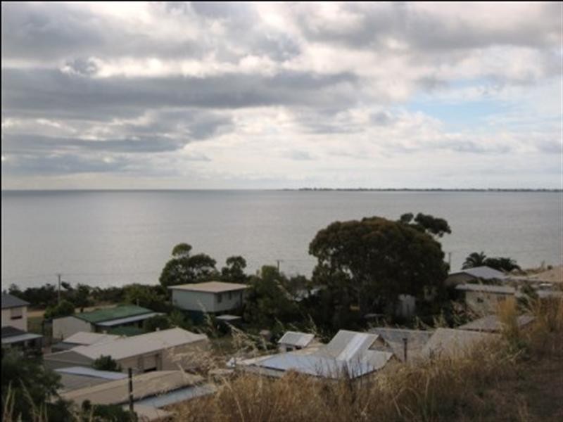 13 Beach Road, Pine Point SA 5571