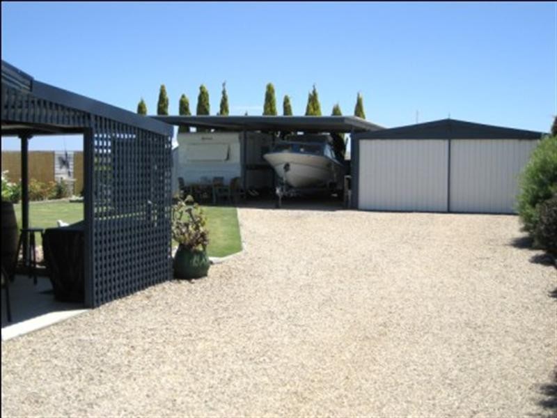 13 Allen Road, Tiddy Widdy Beach SA 5571