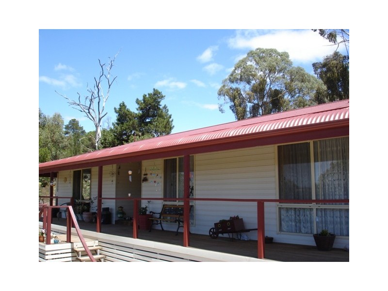 18 Blyth Road, Clare SA 5453