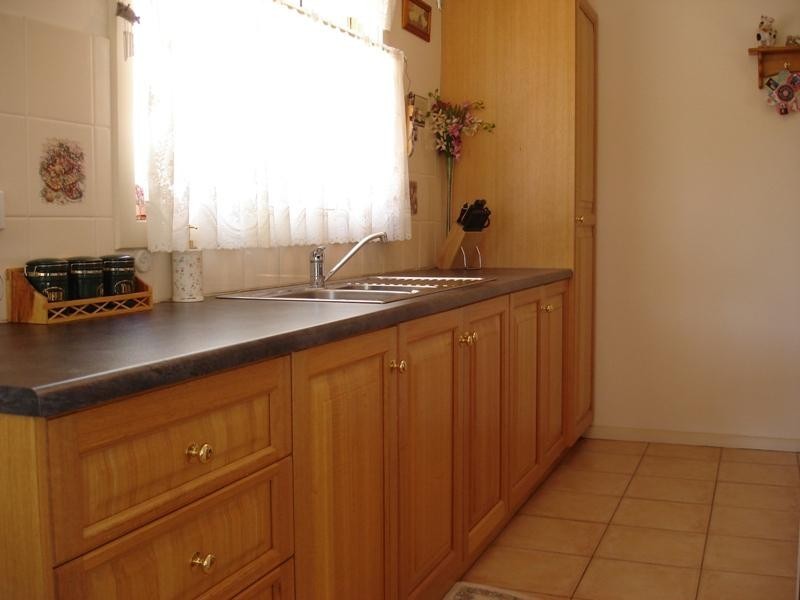 18 Blyth Road, Clare SA 5453