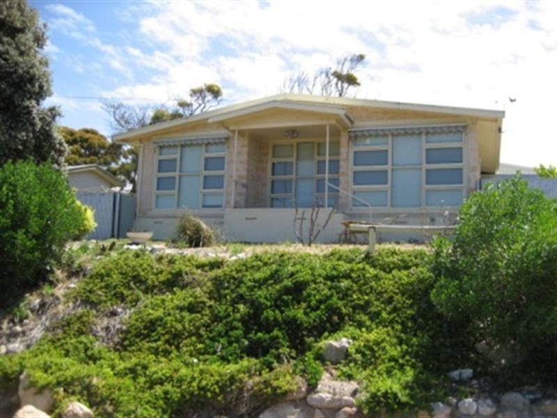 17 Young Avenue, Port Vincent SA 5581