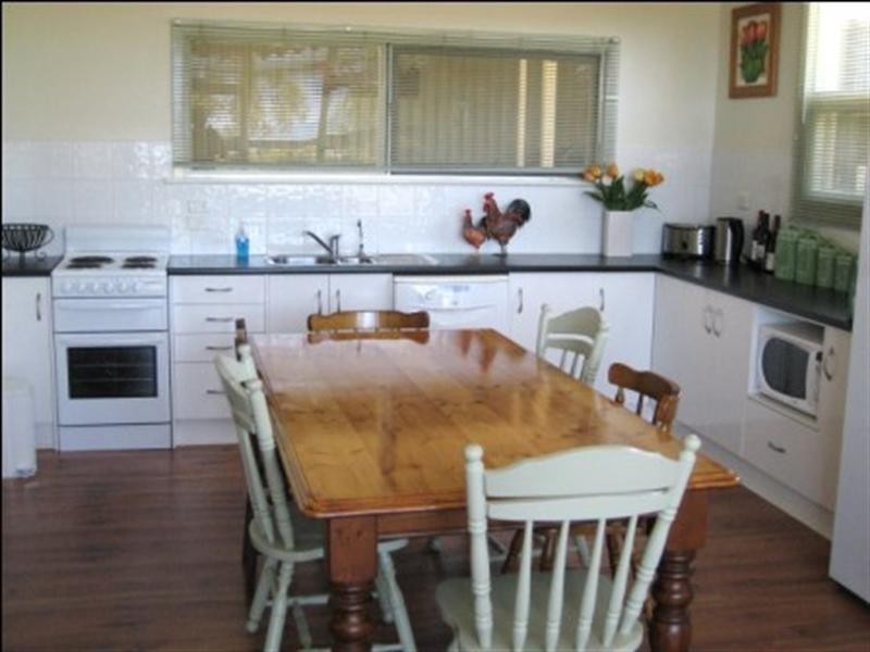 17 Young Avenue, Port Vincent SA 5581