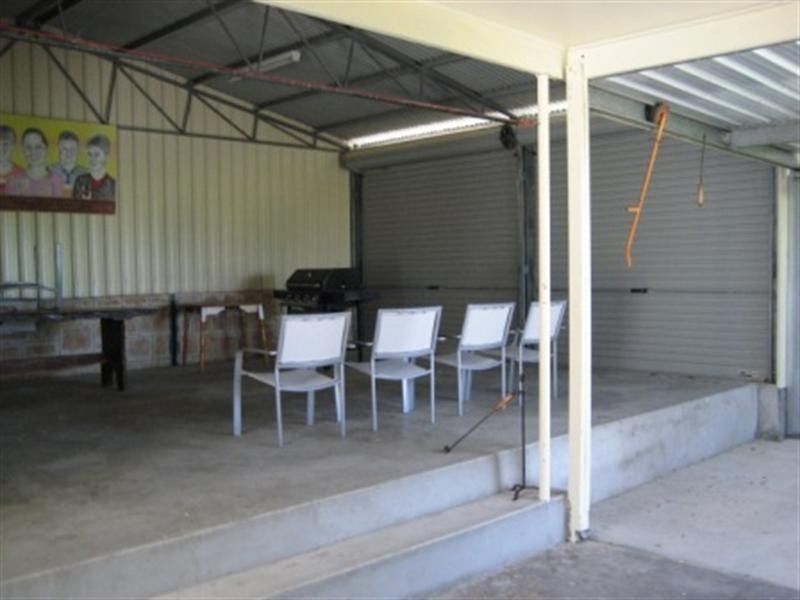 17 Young Avenue, Port Vincent SA 5581