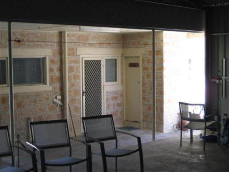 17 Young Avenue, Port Vincent SA 5581