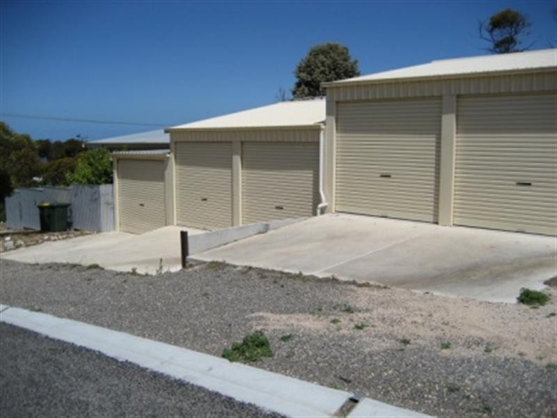 17 Young Avenue, Port Vincent SA 5581