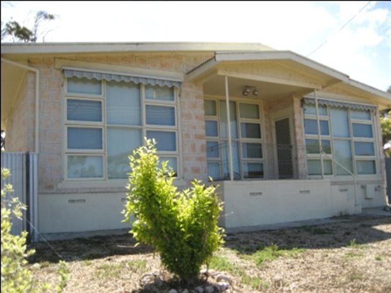 17 Young Avenue, Port Vincent SA 5581