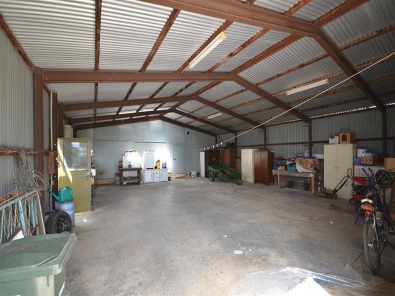 8 Stanley Place, Clare SA 5453