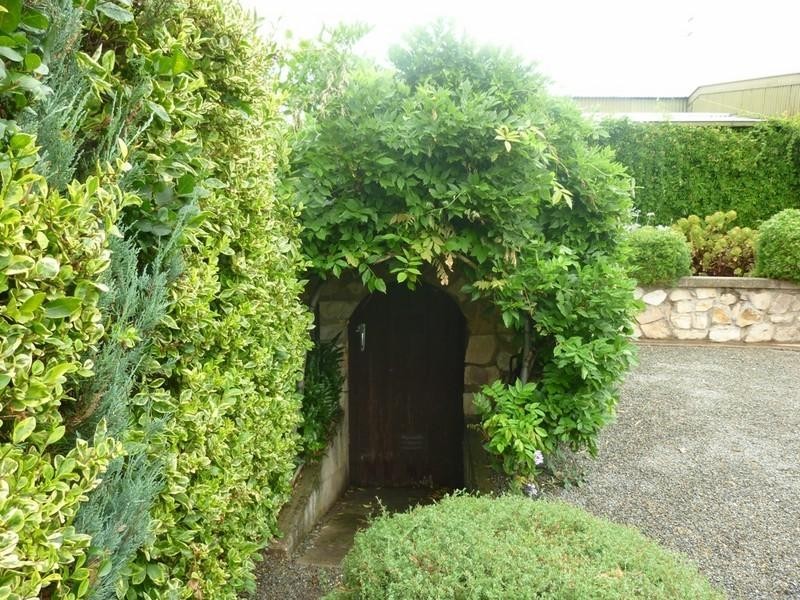 8 Stanley Place, Clare SA 5453