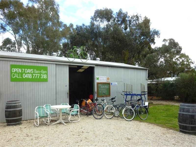 10 Warenda Road, Clare SA 5453