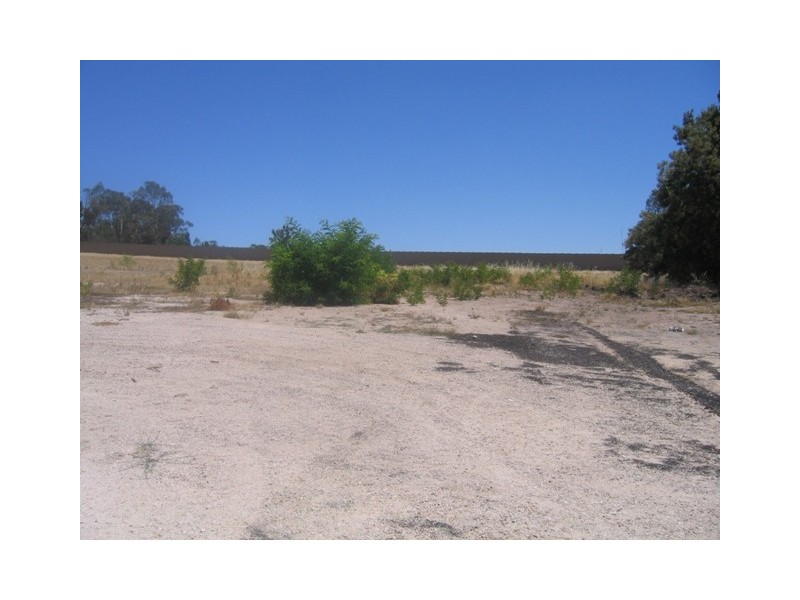 Lt 100/36 Blyth Road, Clare SA 5453
