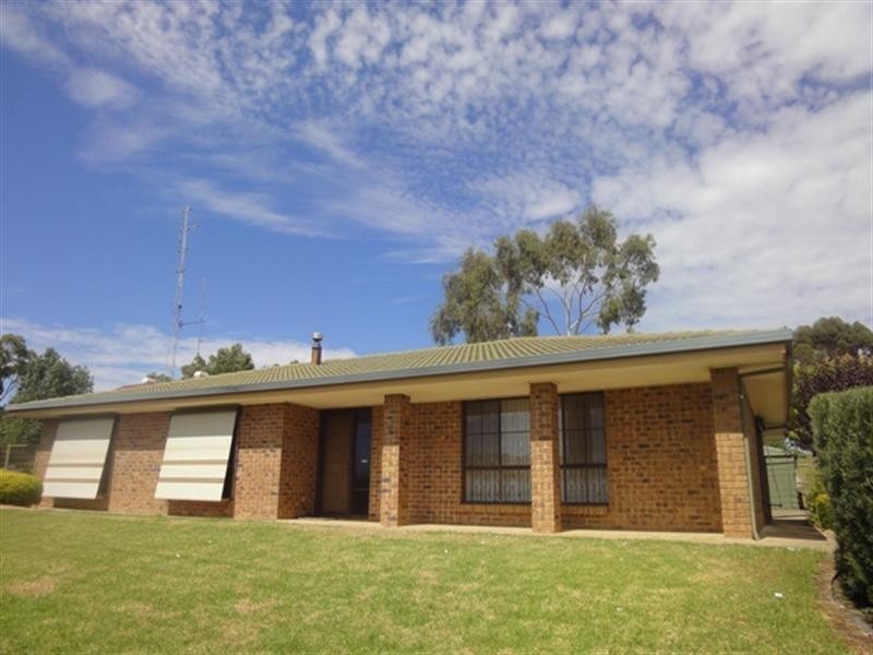 20 Beare Street, Clare SA 5453
